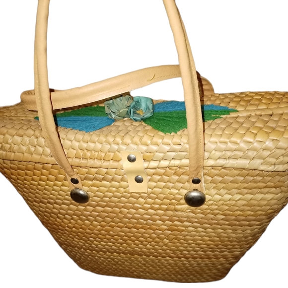 Handmade basket weave floral straw/leather purse - Picture 2 of 15